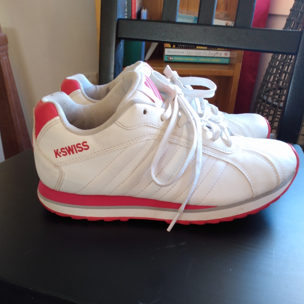 COPY - Ladies KSWISS SZ 7.5 RUNNING SHOES